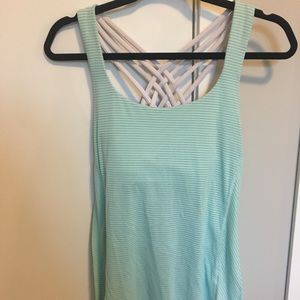 Lululemon tank top with built in bra